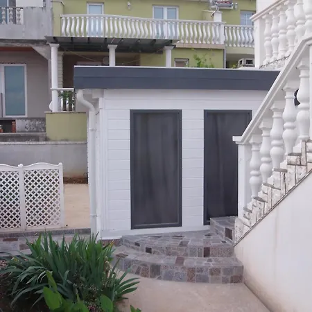Villa Marilona Appartement 5-6 Personen Im Eg Direkt Am Meer 비르