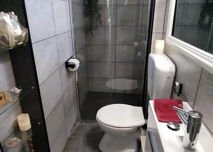아파트 Villa Marilona Appartement 5-6 Personen Im Eg Direkt Am Meer *
