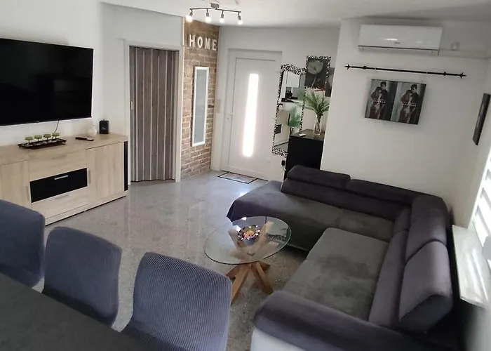 Villa Marilona Appartement 5-6 Personen Im Eg Direkt Am Meer 비르