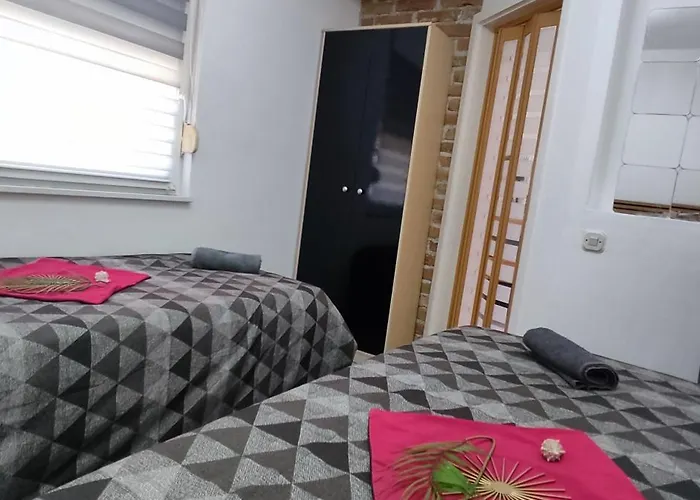 Villa Marilona Appartement 5-6 Personen Im Eg Direkt Am Meer *
