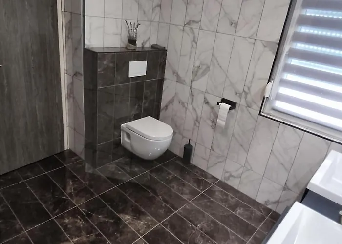 아파트 Villa Marilona Appartement 5-6 Personen Im Eg Direkt Am Meer *