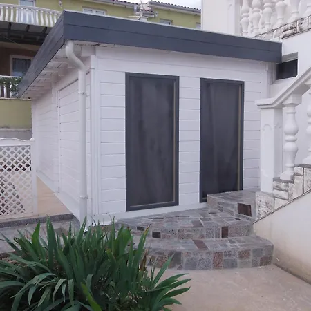 Villa Marilona Appartement 5-6 Personen Im Eg Direkt Am Meer *